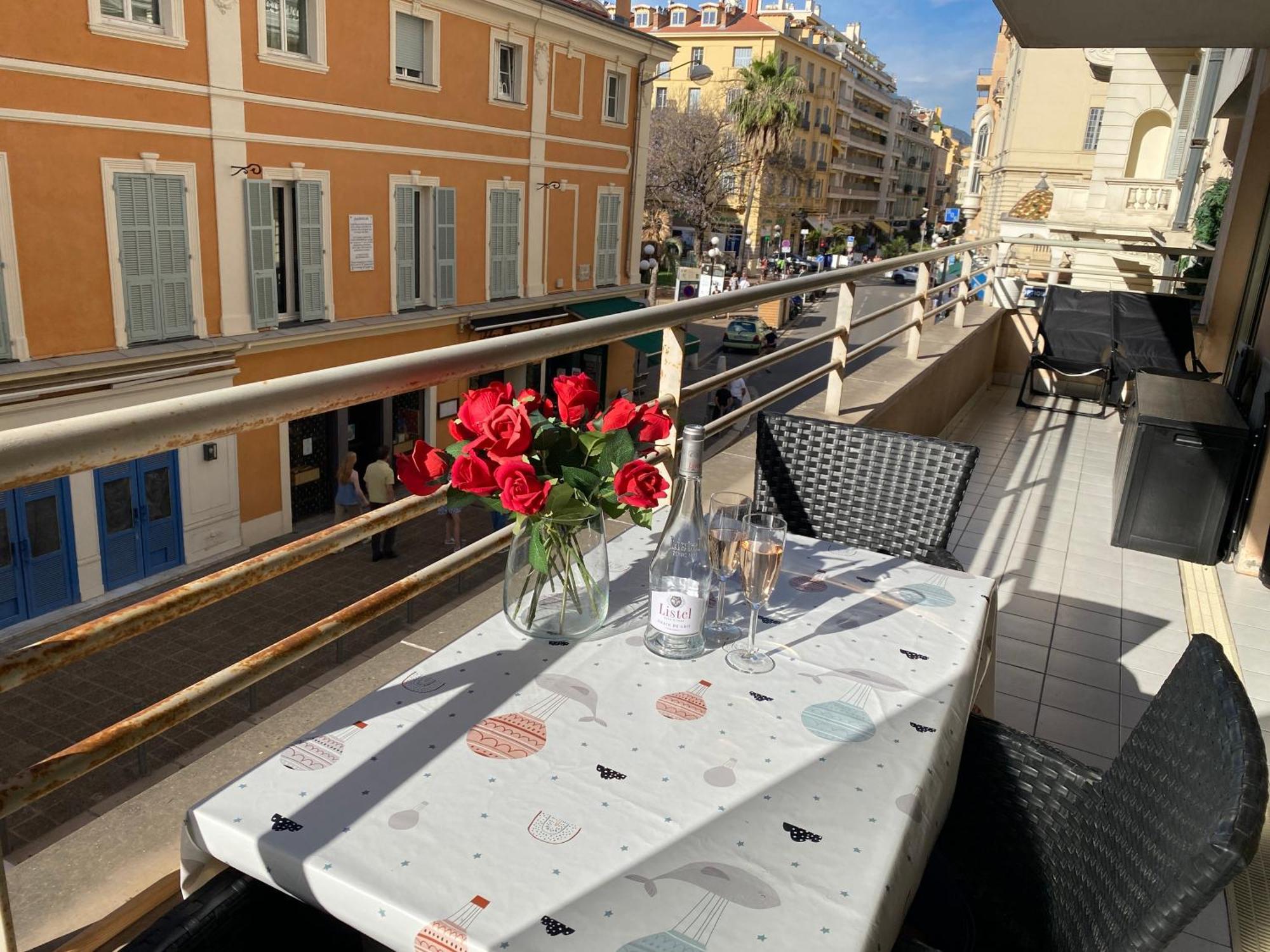 Le Grand Palais De La Mediterranee Access - Choice In Apartment