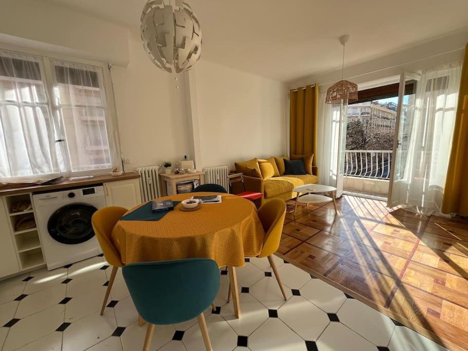 Sunny Gambetta With 3 Air Conditionings Apartment