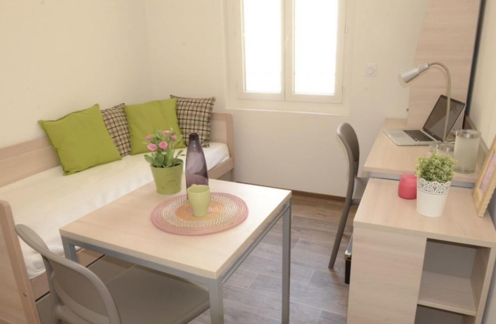 Beau Proche Et Gare Apartment *