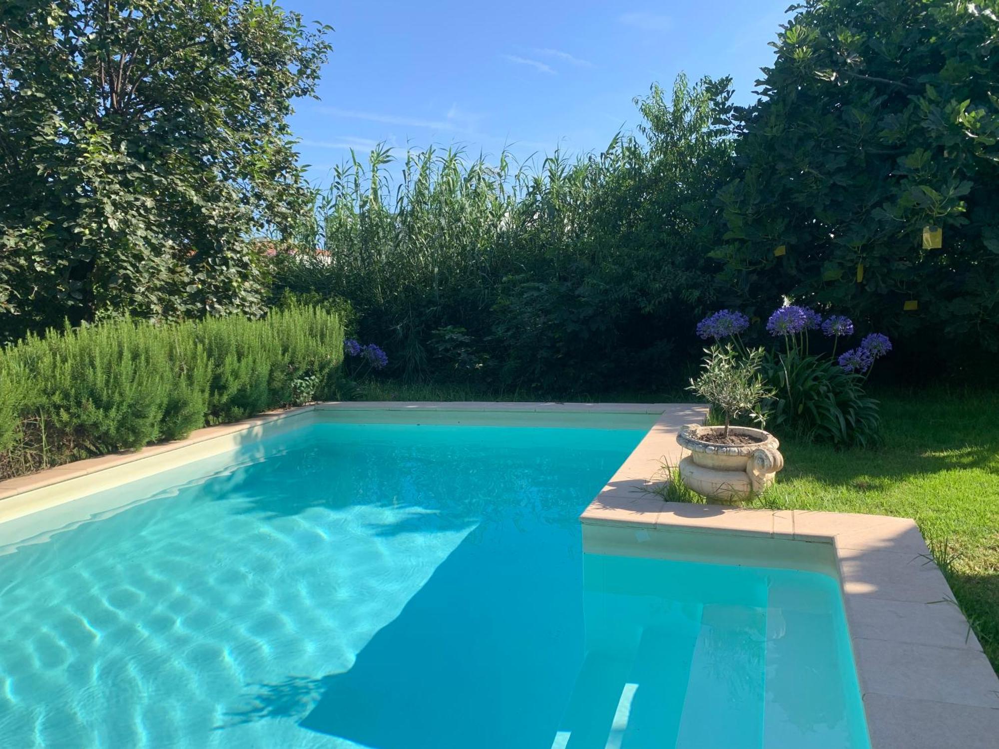 La Campagne En Piscine, Jardins Et 2 Confort Apartment *