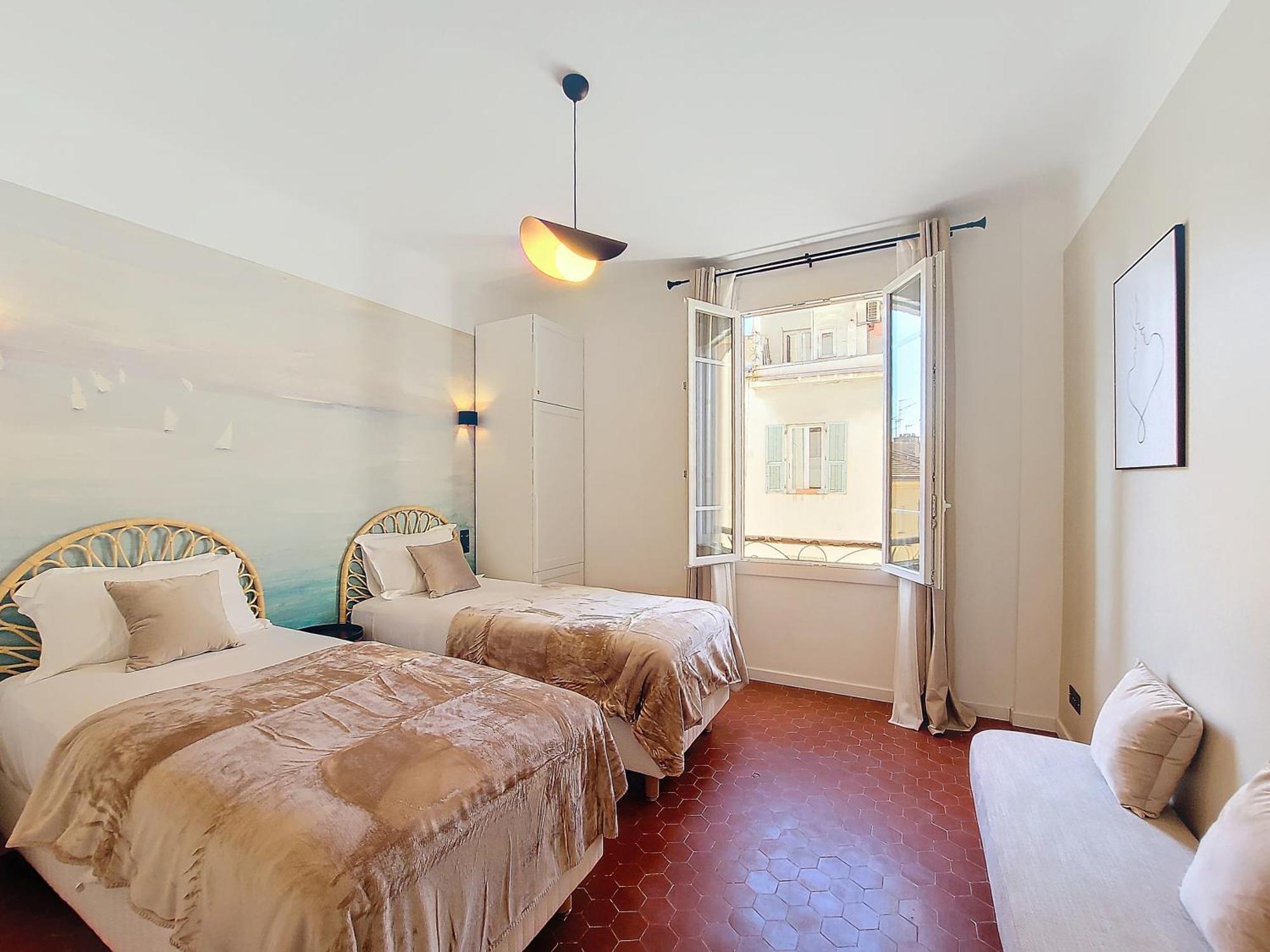 Nestor&jeeves - Fei - Port - Modern *