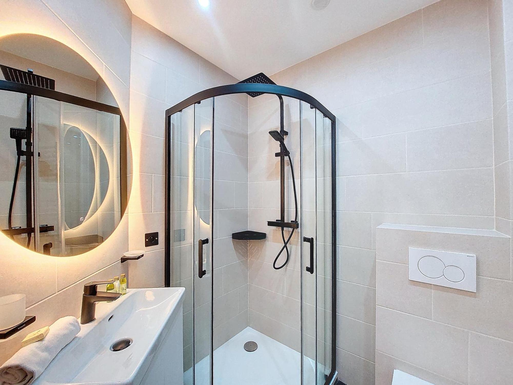 Nestor&jeeves - Fei - Port - Modern * Nice