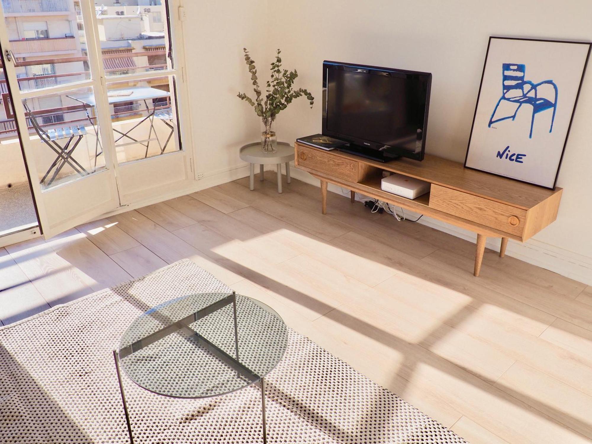 Apartment Proche De Liberation Avec Balcon Ensoleille Nice