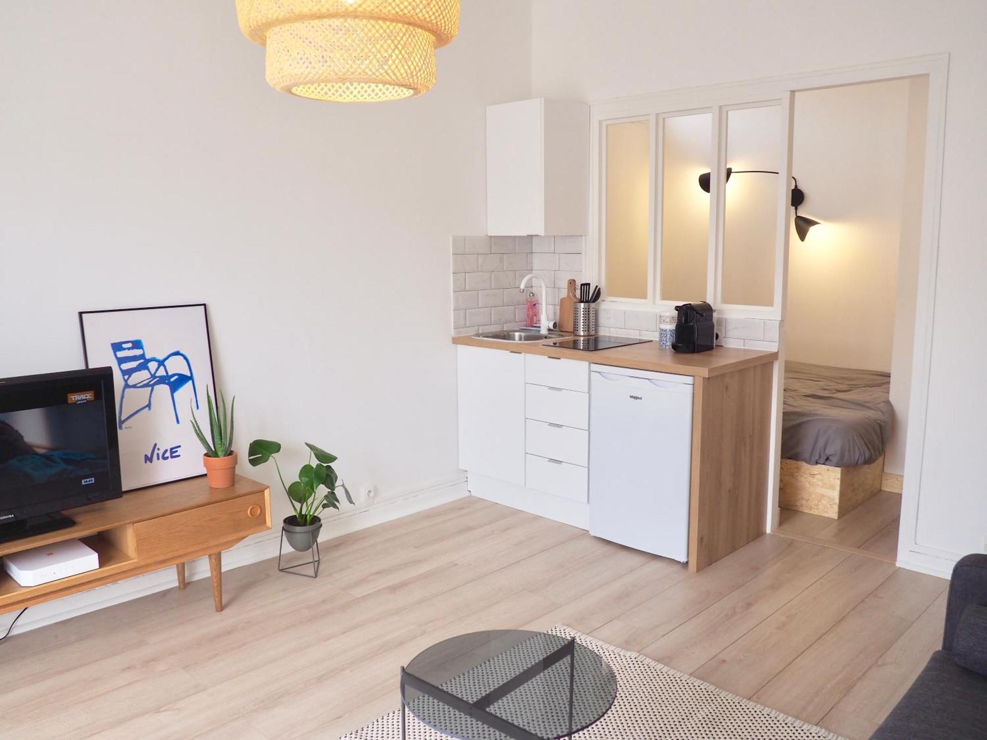Apartment Proche De Liberation Avec Balcon Ensoleille