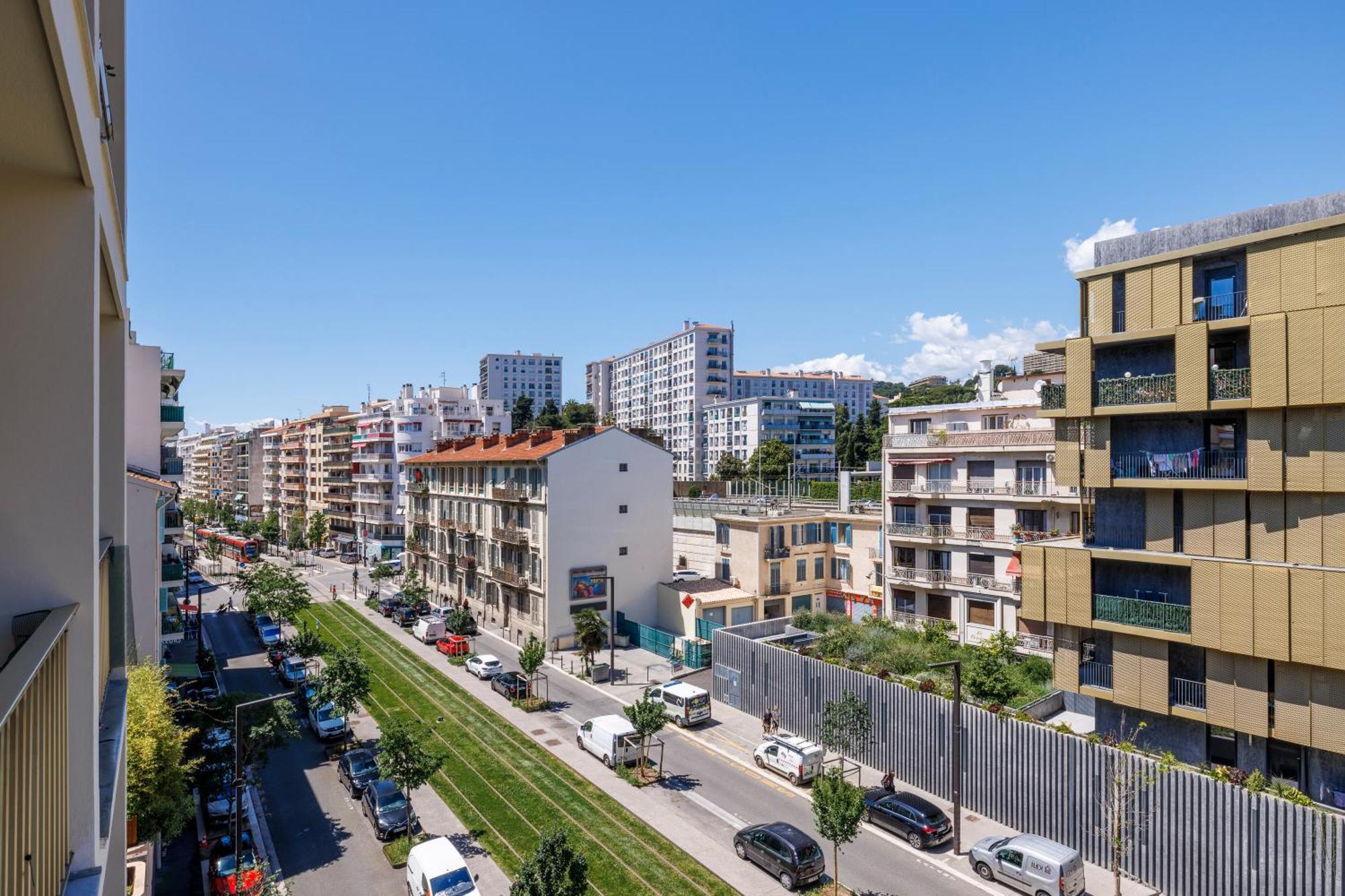 Elegant Avec Terrasse Proche Tramway Apartment