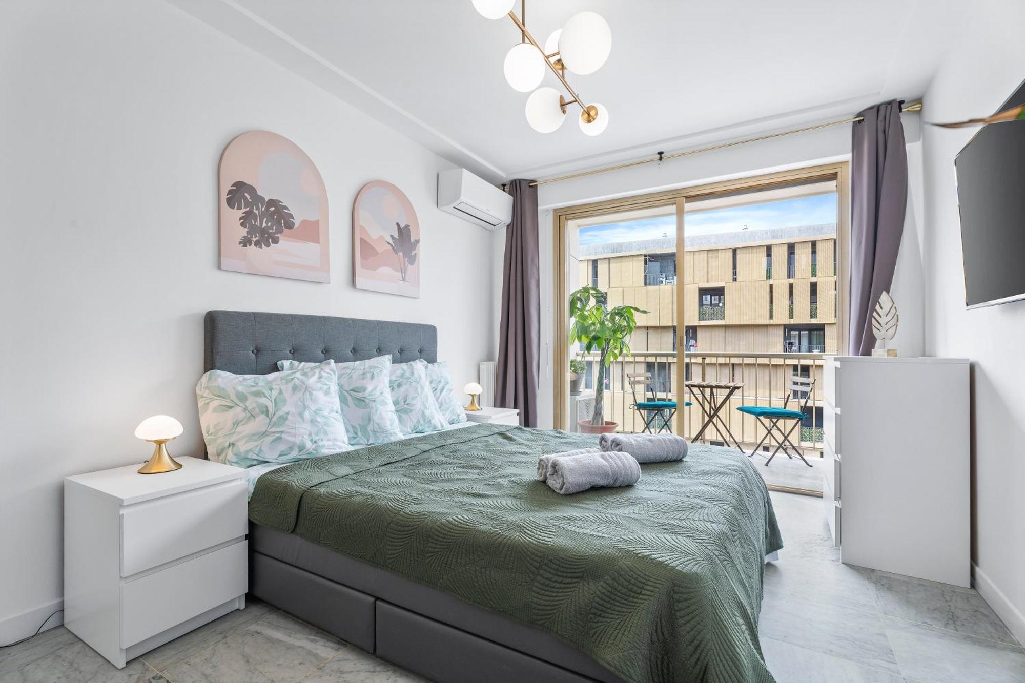 Elegant Avec Terrasse Proche Tramway