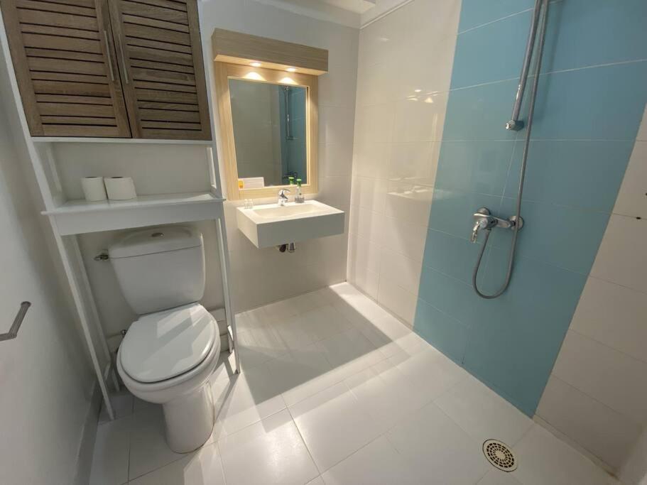Apartment Ng Proche Mer, Wifi , Clim 12 Californie