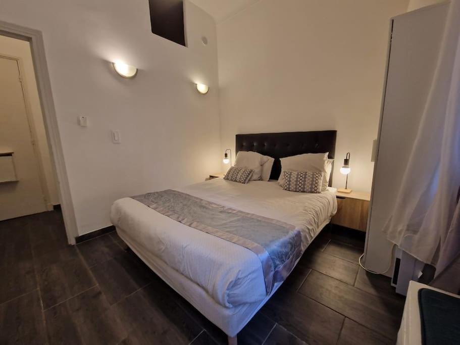 2 Pieces Hyper Centre *