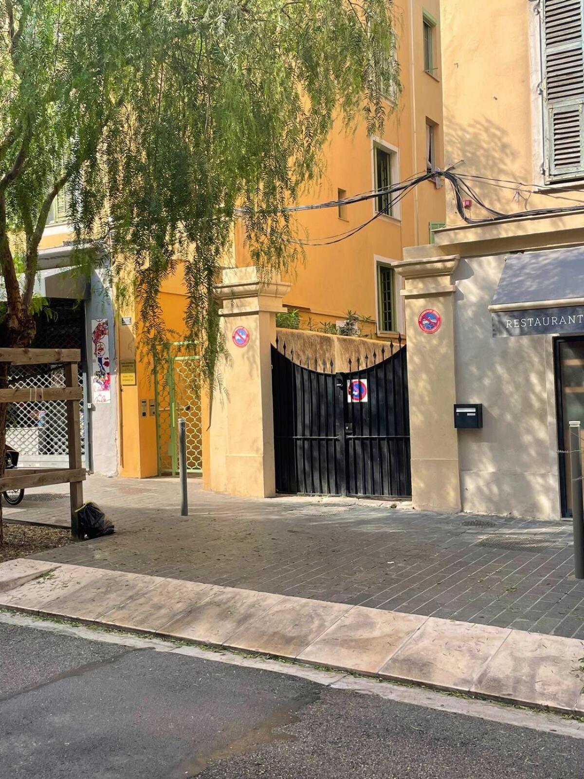 Apartment Port Et Vieux Direct From Airport By Tramway