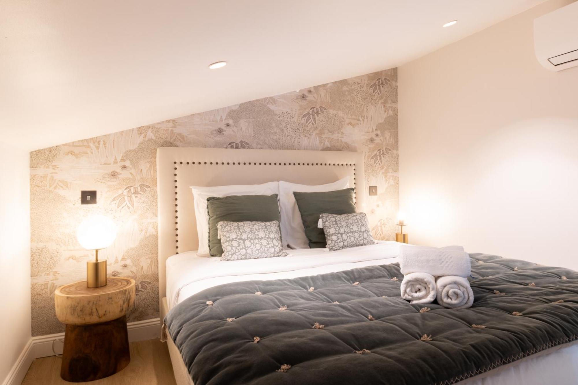 Angleterre 6 - Centre - 3 Pieces Duplex Apartment