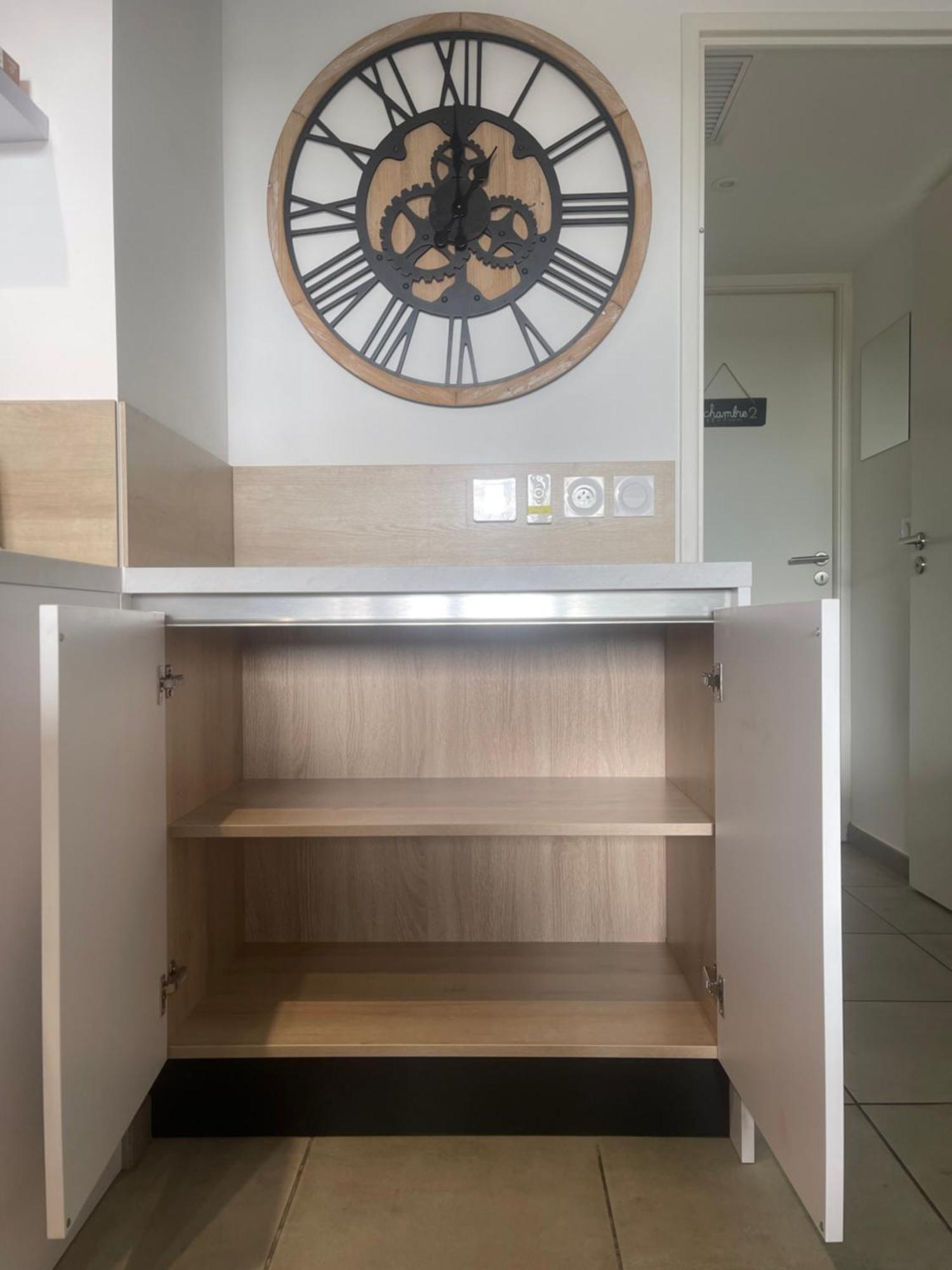 Moderne Luxueux Parking Ac Cote De La *