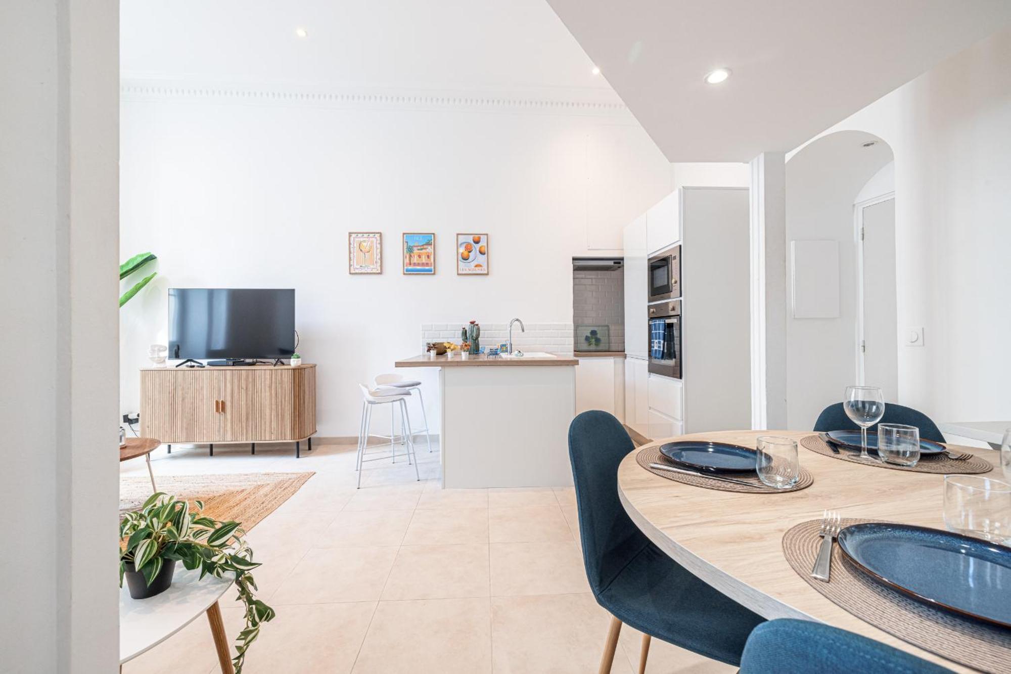 1 Longchamp - Joli - Carre D Or - Climatise Apartment