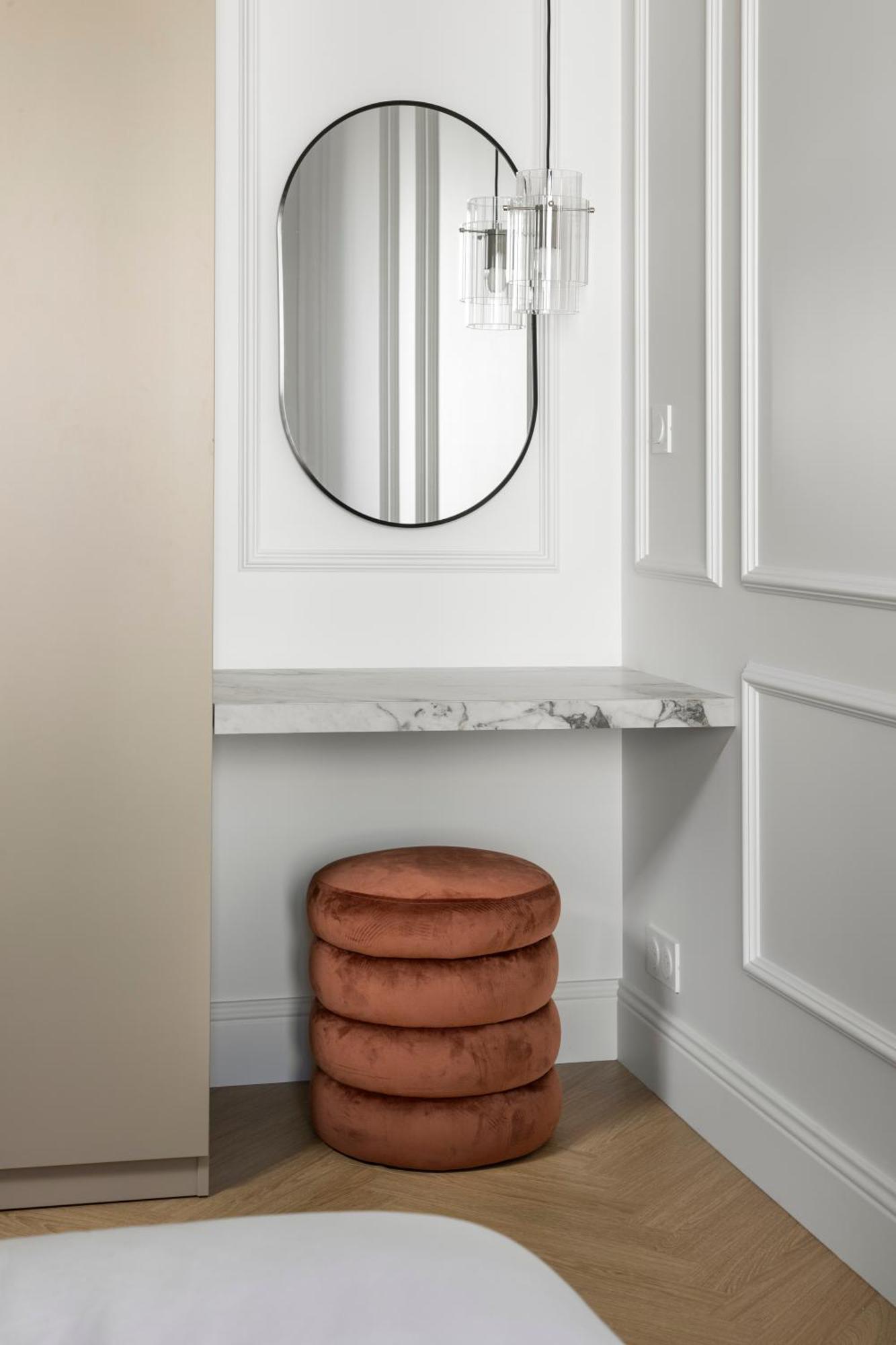 Designer Floor Peaceful Elevator Fiber Wifi, Balcony Apartment *