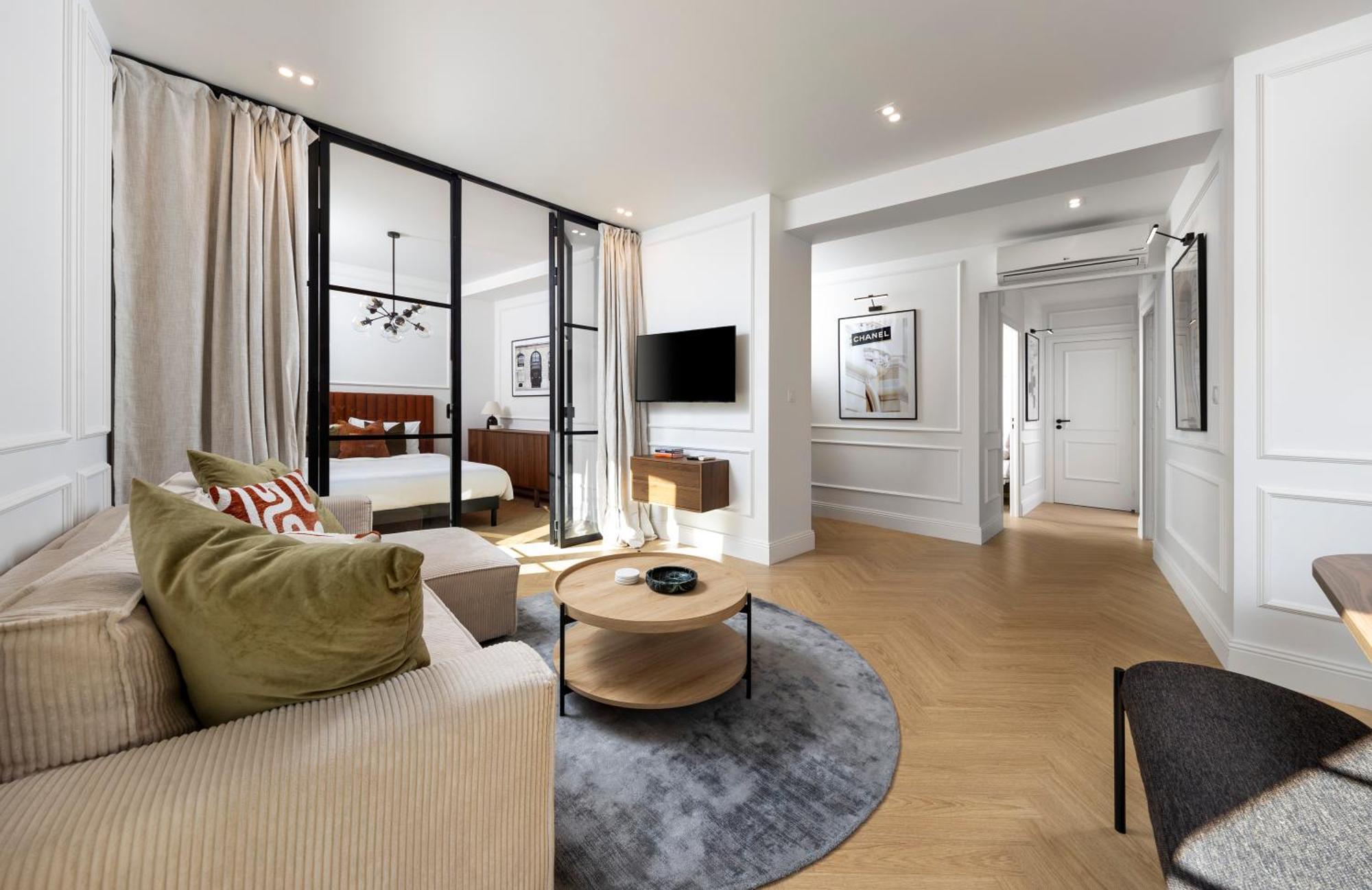 Designer Floor Peaceful Elevator Fiber Wifi, Balcony