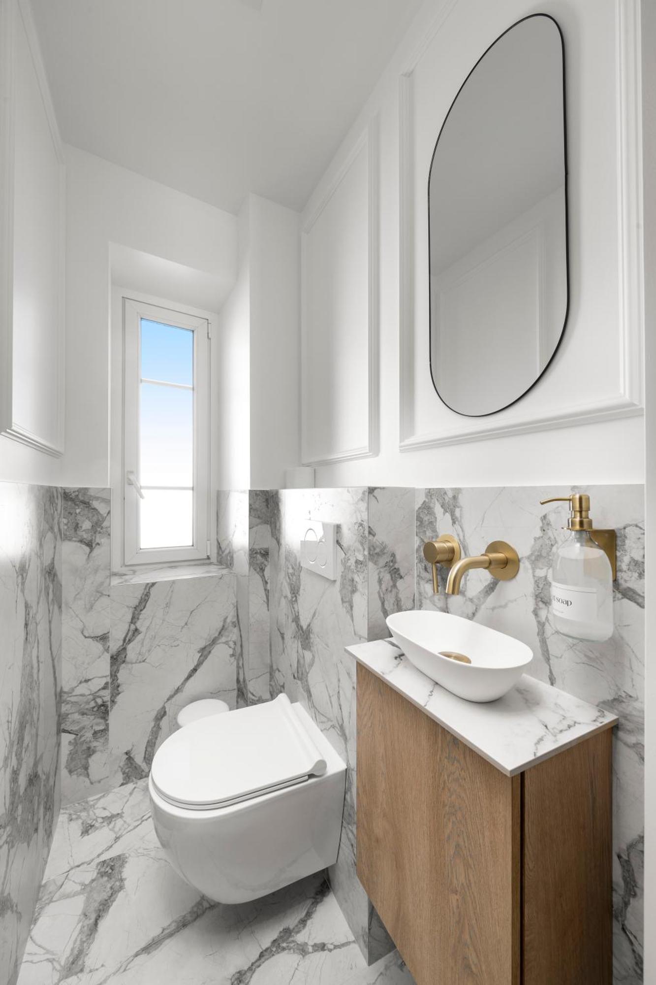 Designer Floor Peaceful Elevator Fiber Wifi, Balcony Apartment