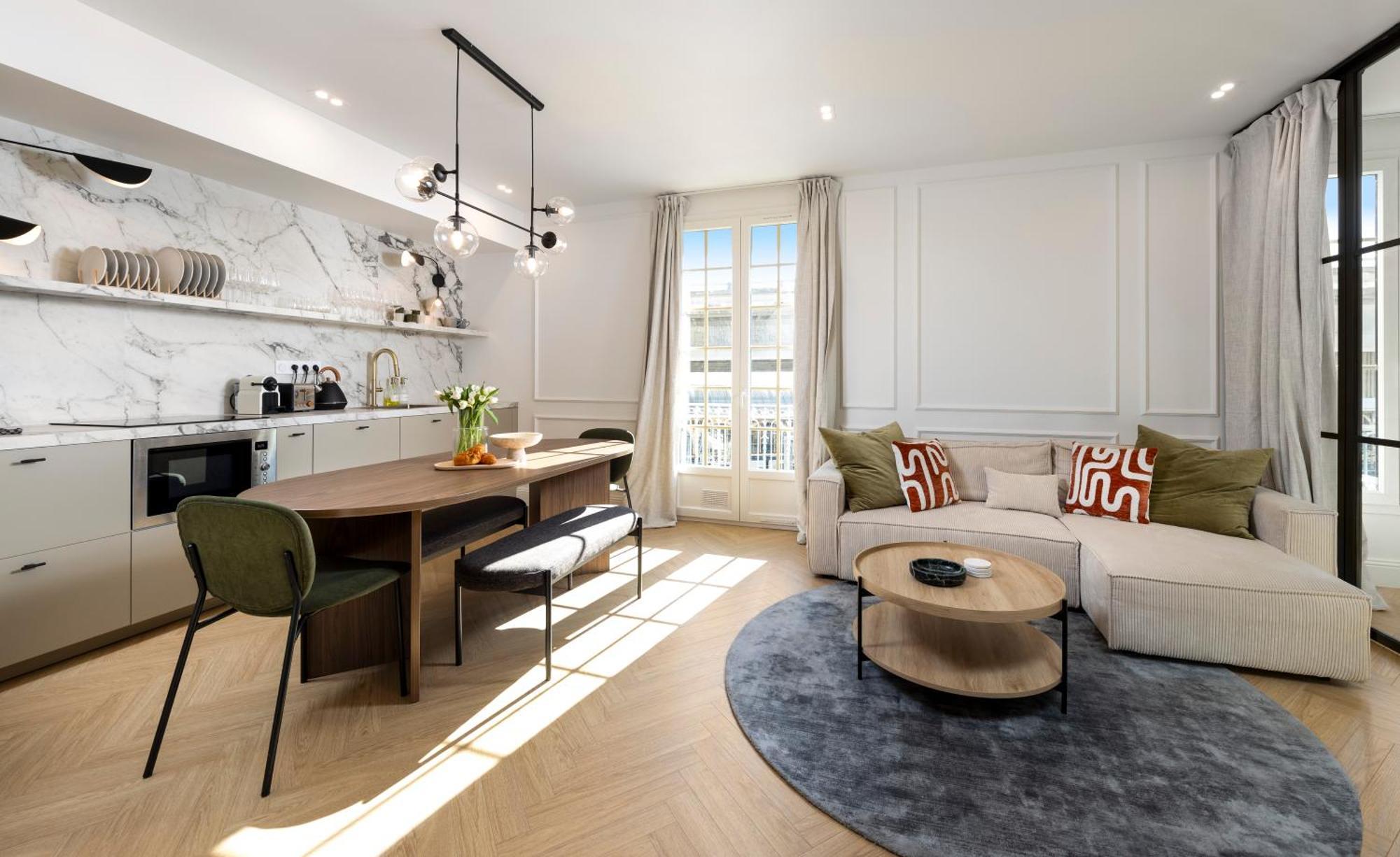 Designer Floor Peaceful Elevator Fiber Wifi, Balcony Apartment Nice