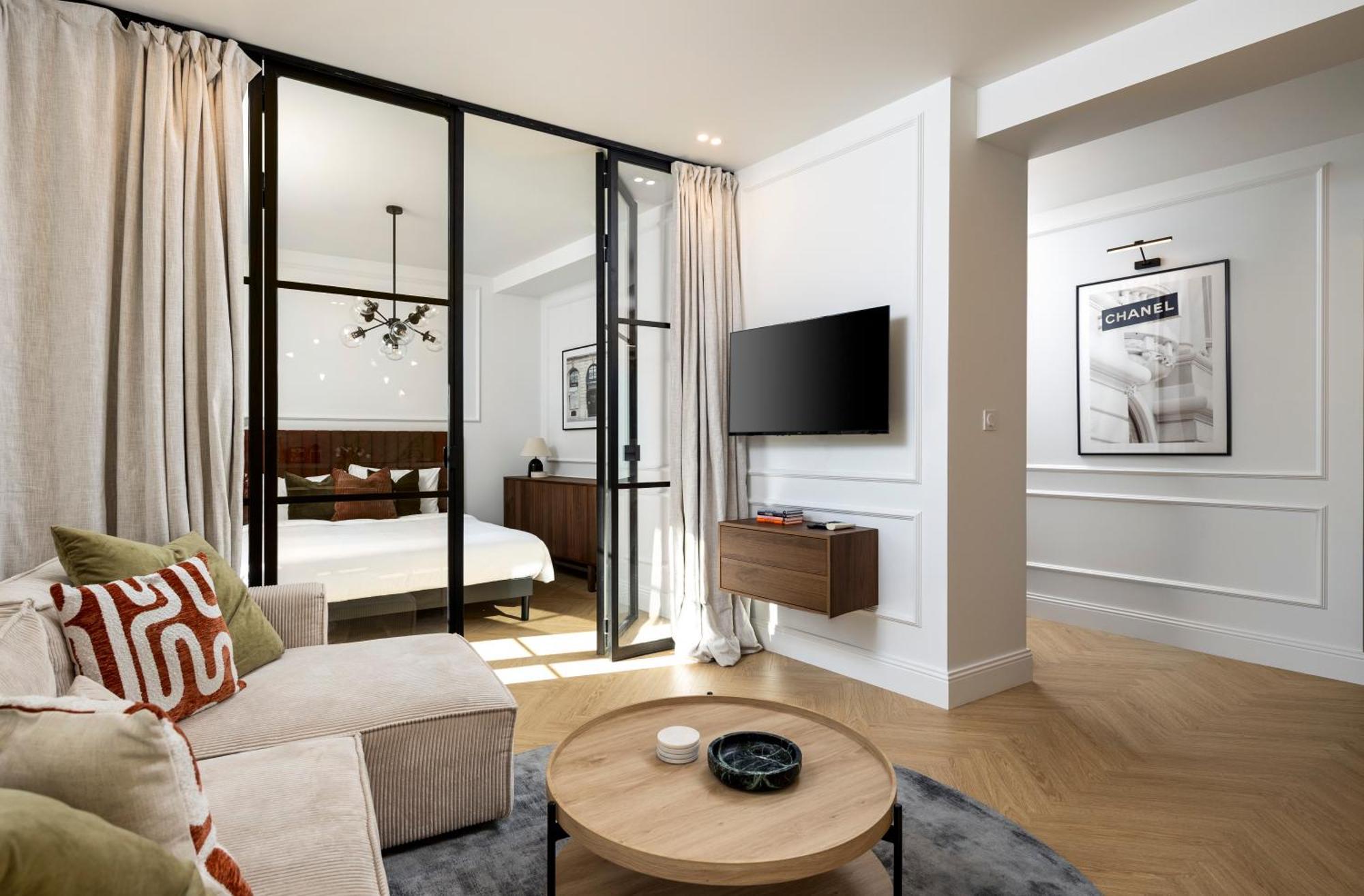 Designer Floor Peaceful Elevator Fiber Wifi, Balcony *