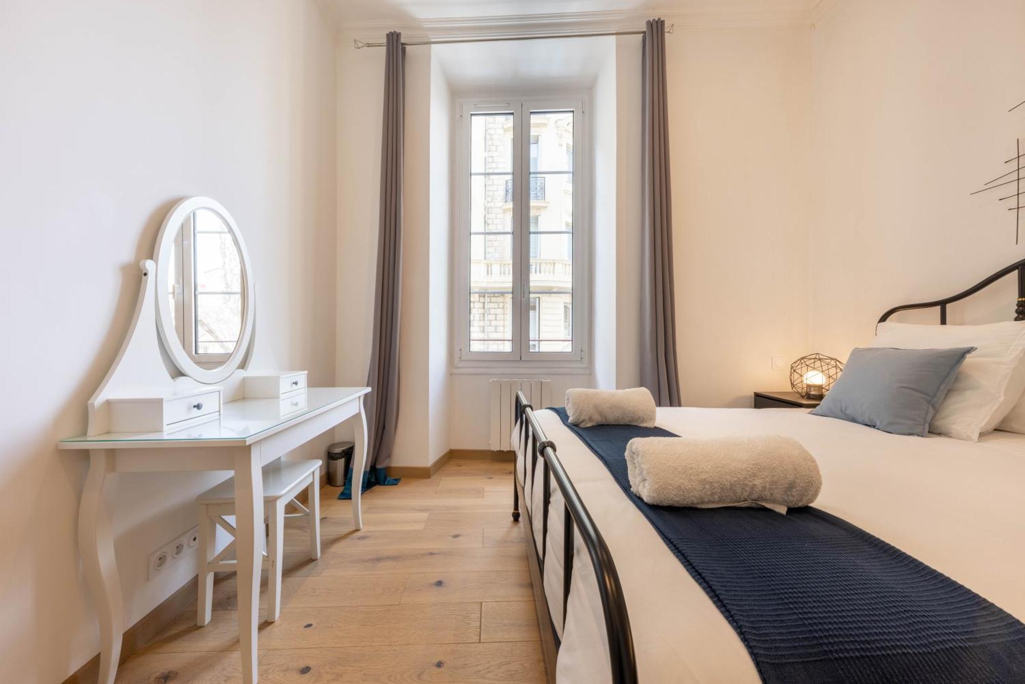 Apartment Le Carre D'or - A 2 Min A Pied Du Centre-ville *