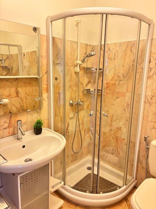 Apartamento Lumineux Vue Mer, Piscine Et Tennis Nice