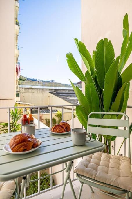 Apartment Charming Port Place Du Pin With Balcony