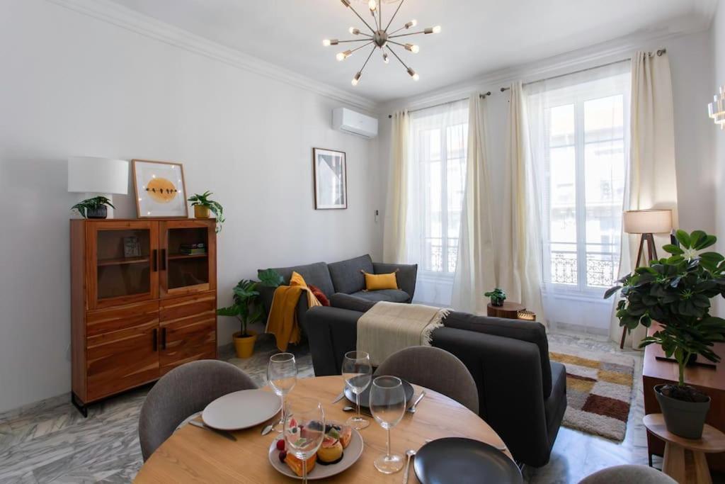 #57 Notre Dame Balcony & Ac Apartment Nice