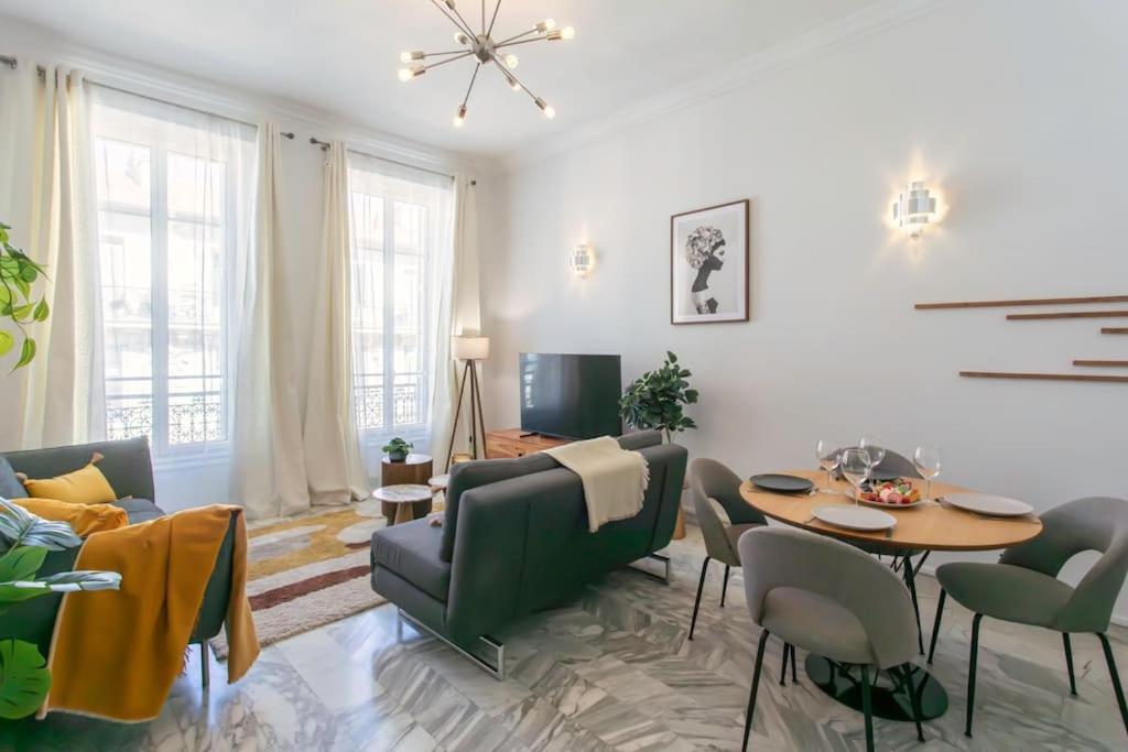 #57 Notre Dame Balcony & Ac Apartment Nice
