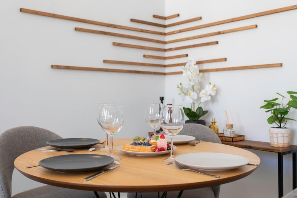 #57 Staywiz Us - Notre Dame Balcony & Ac *