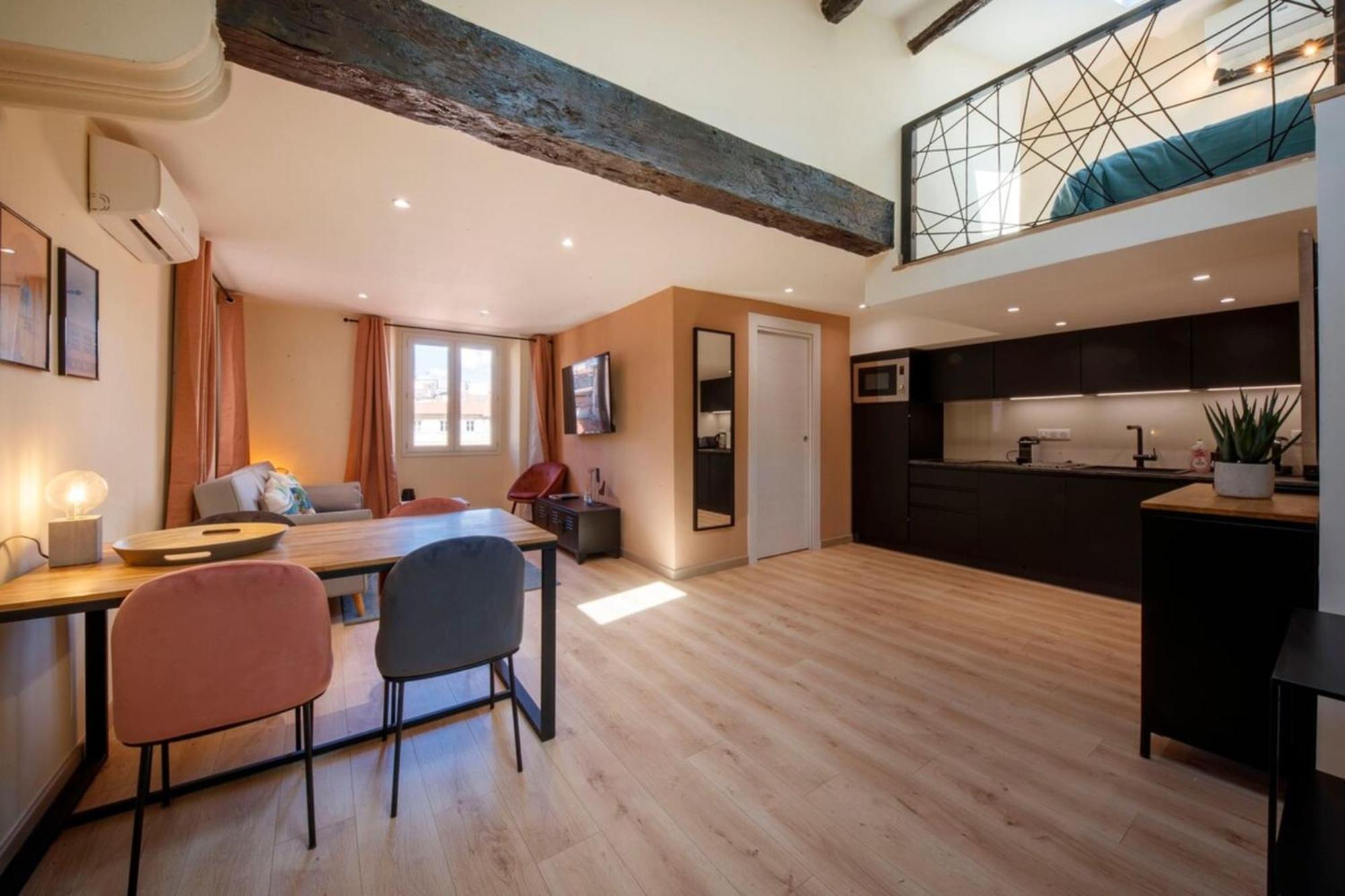 Apartamento 06a2 - Heart Of Old Beautiful Renovated Nice