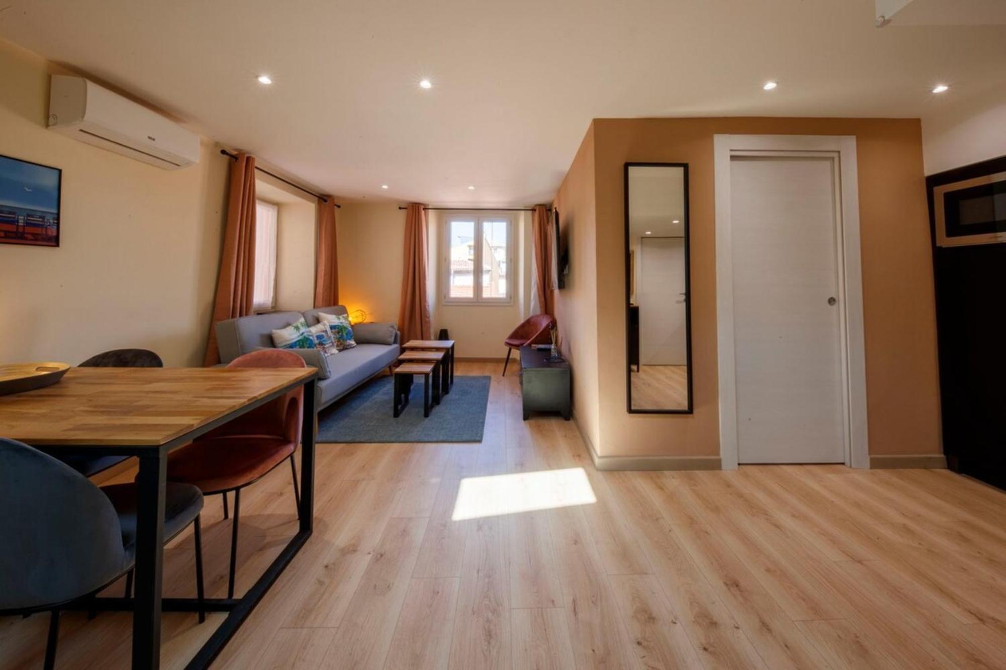 06a2 - Heart Of Old Beautiful Renovated Nice