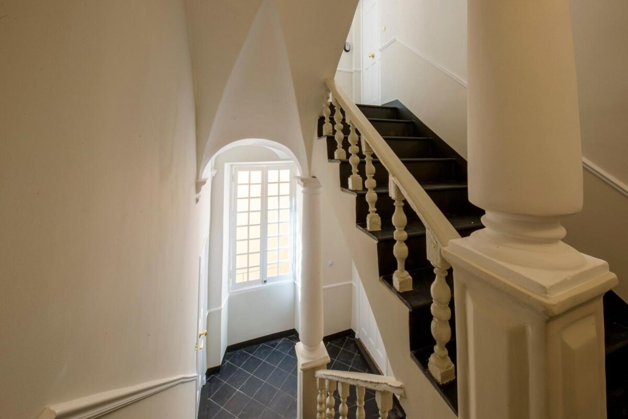 06a2 - Heart Of Old Beautiful Renovated Apartamento