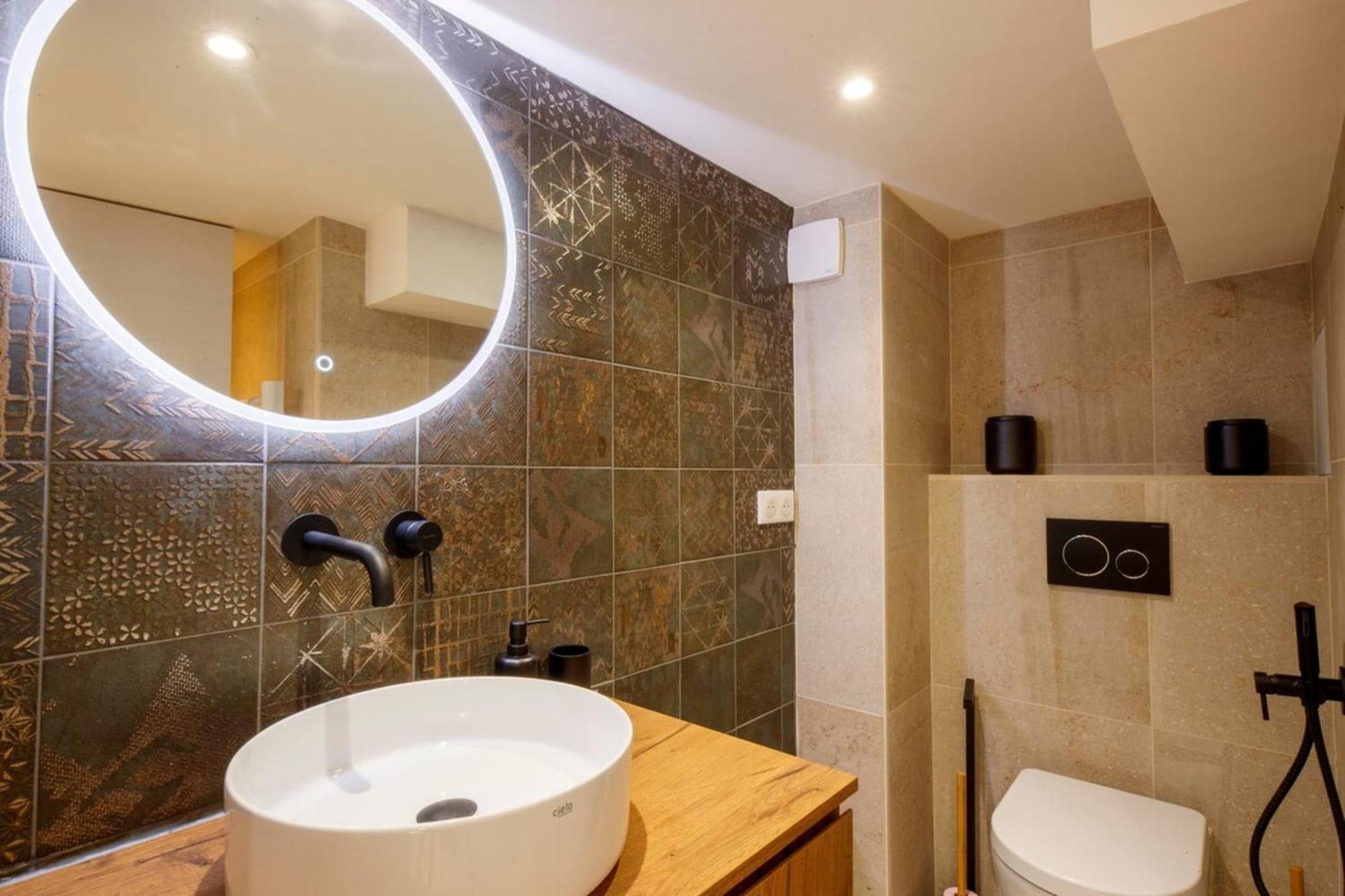 06a2 - Heart Of Old Beautiful Renovated * Nice