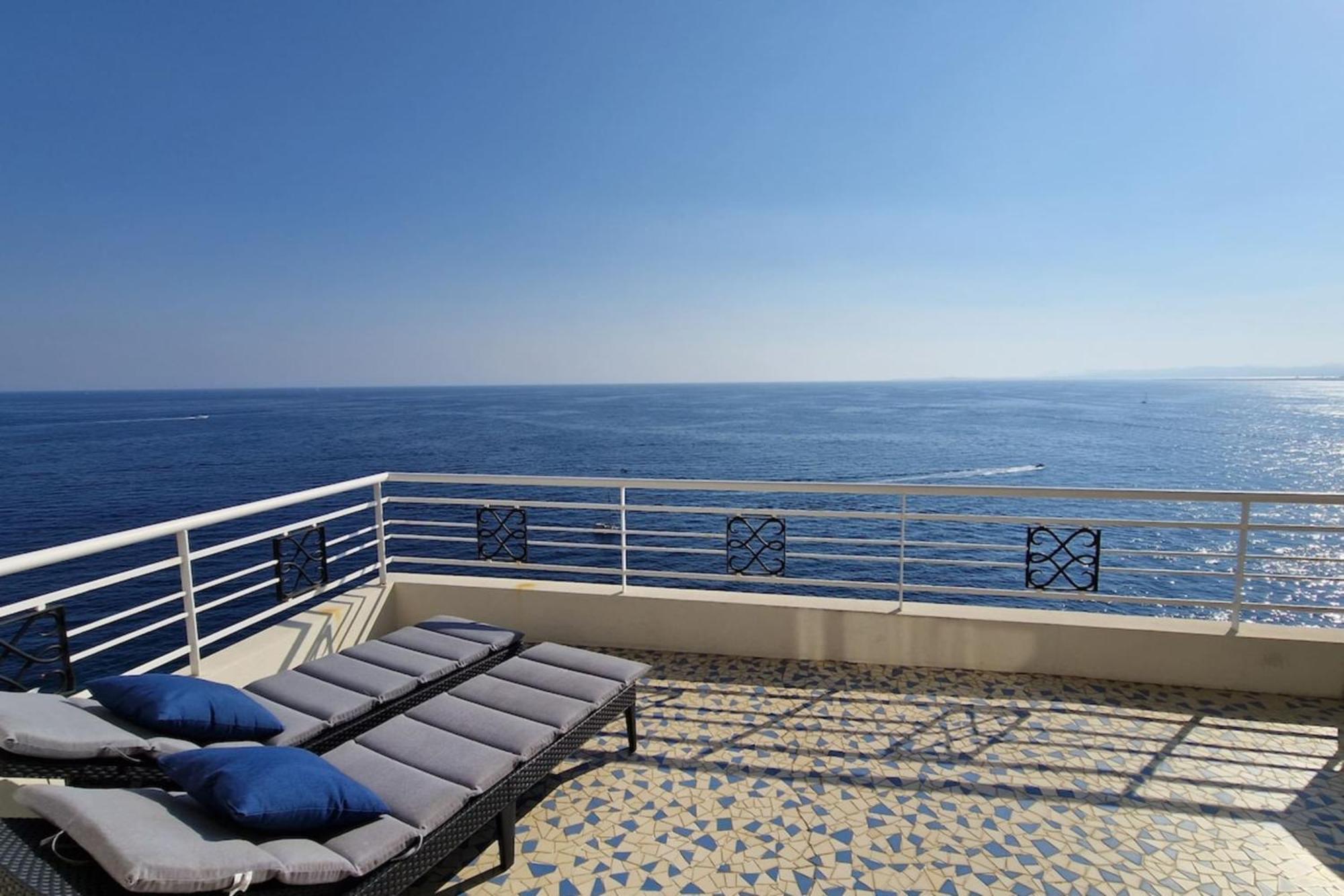 Apartment 06a1 - Just Like On A Boat Sailing On The Sea