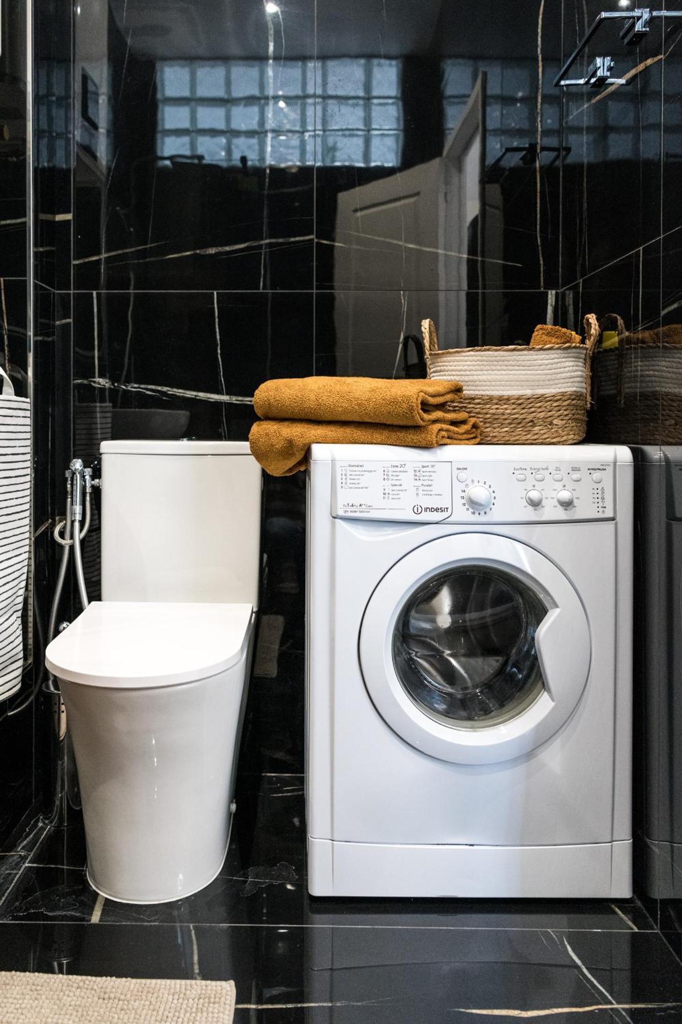 Stylish Modern Near Train Station Nice