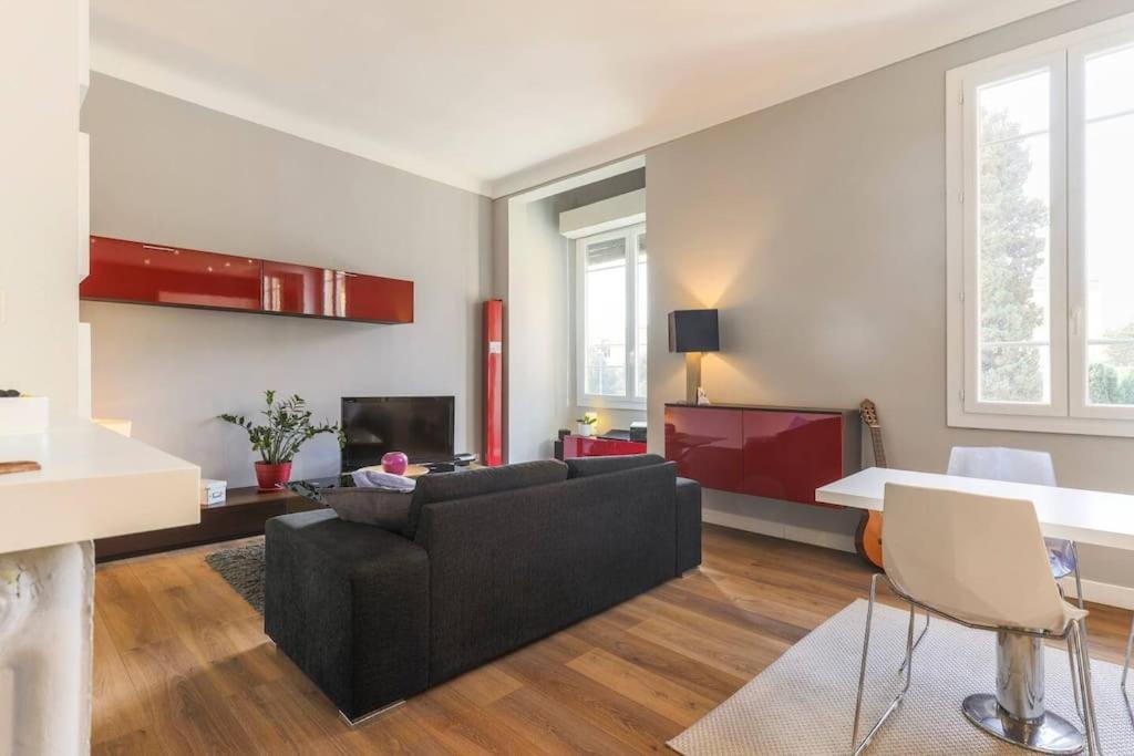 2 A 15 Mn De La Apartment *
