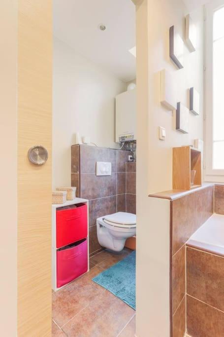2 A 15 Mn De La Apartment *