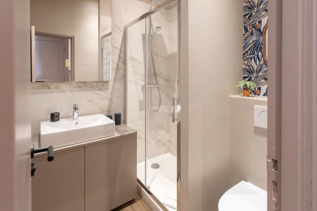 #61 1 Bdr Rossini Balcony Ac Apartment *