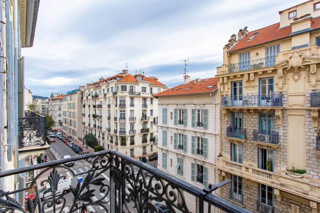 #61 1 Bdr Rossini Balcony Ac Apartment
