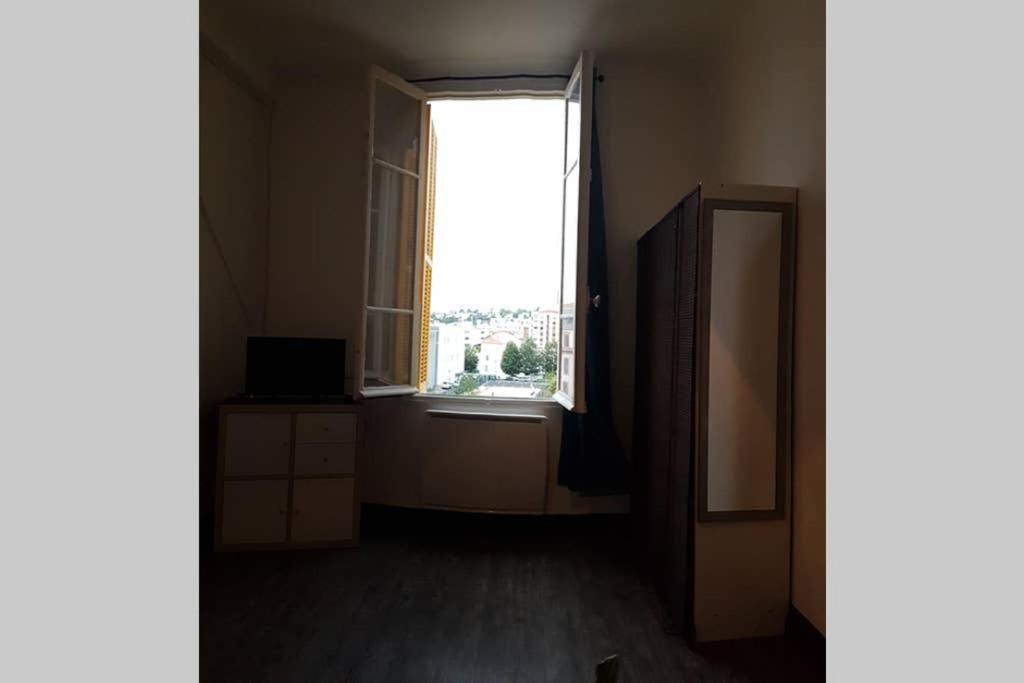 Beau F2 Saint-jean D'angely Apartment Nice