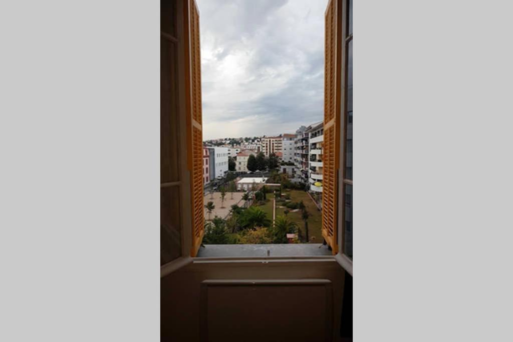 Beau F2 Saint-jean D'angely Apartment Nice