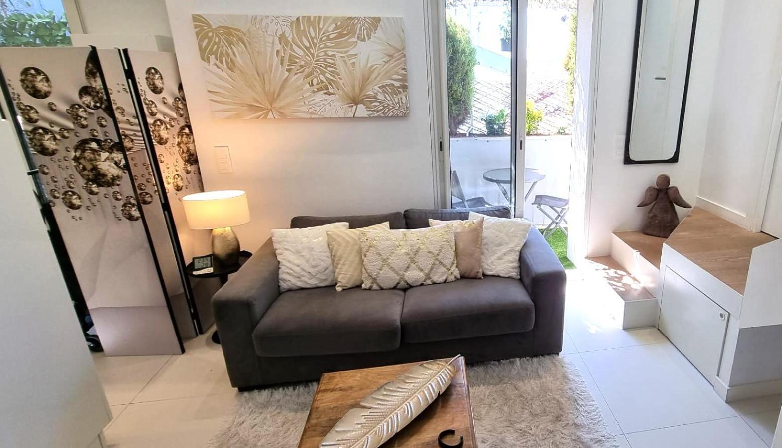 R.d.v. Center Apartment *