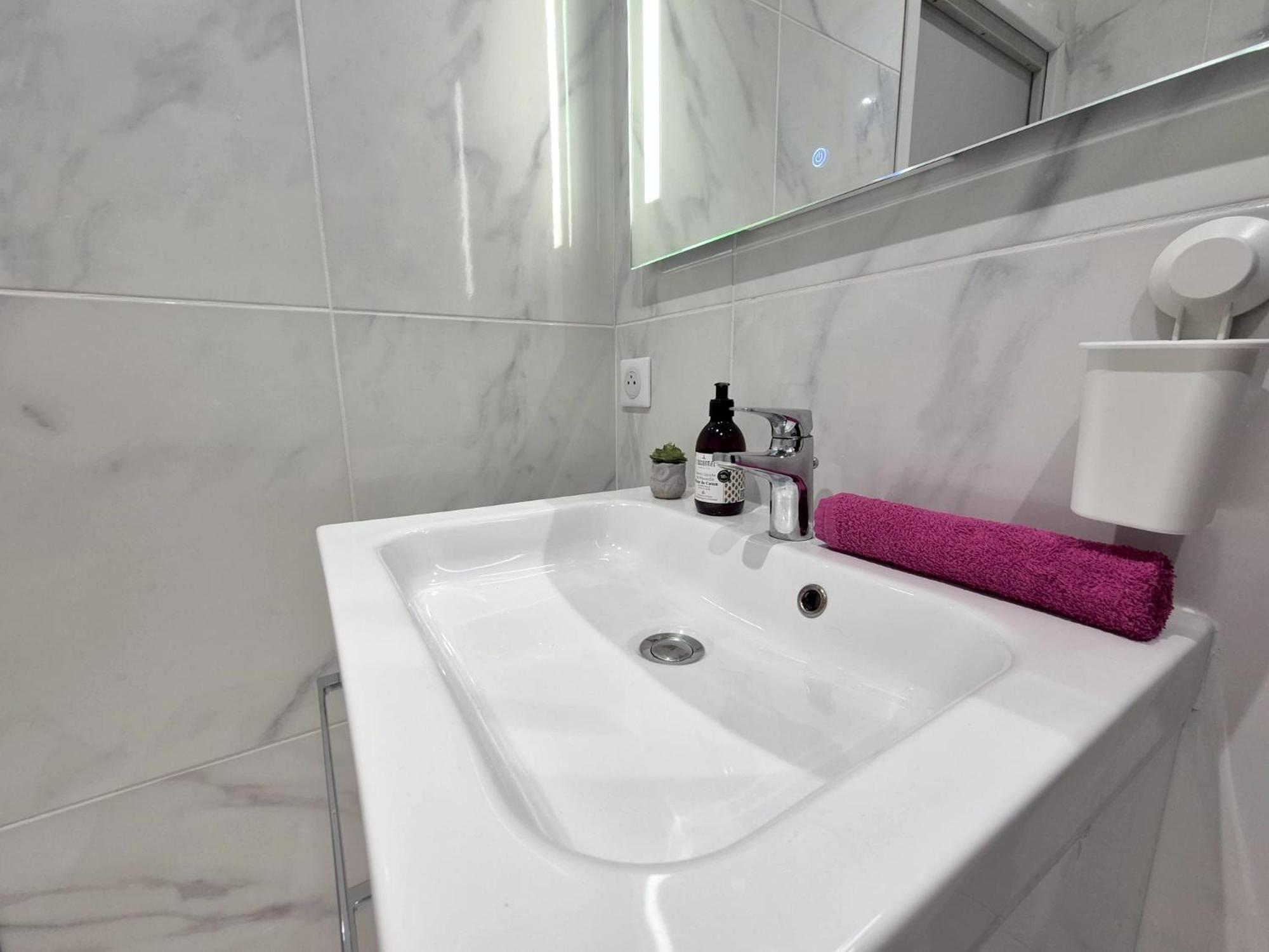 Apartment Renove Au Centre Nice