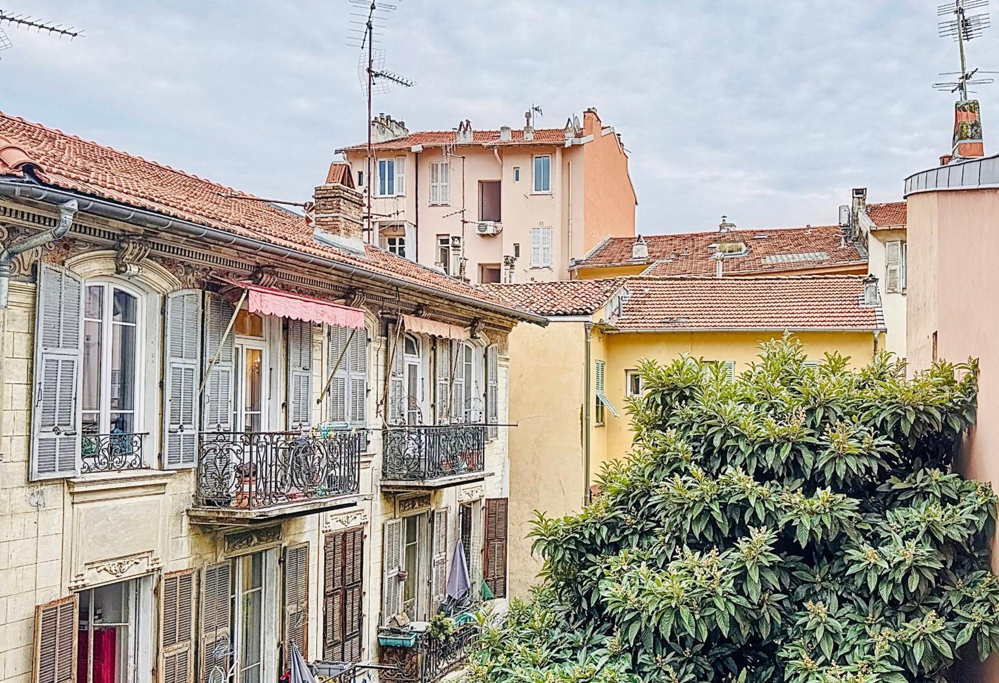 Charming 2-bedroom Retreat Near Center With Excellent Transport Links Apartment *