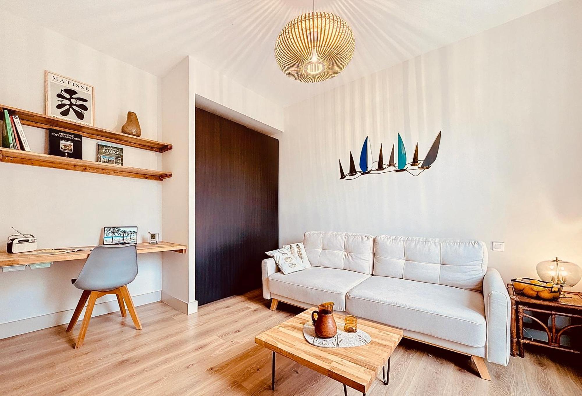 Apartment Charming 2-bedroom Retreat Near Center With Excellent Transport Links