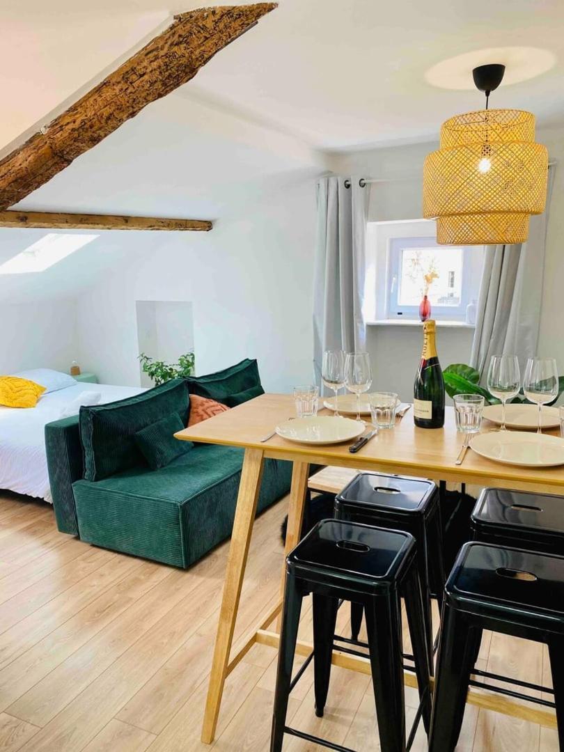 Beautiful Refurbished Cozy Apartment *