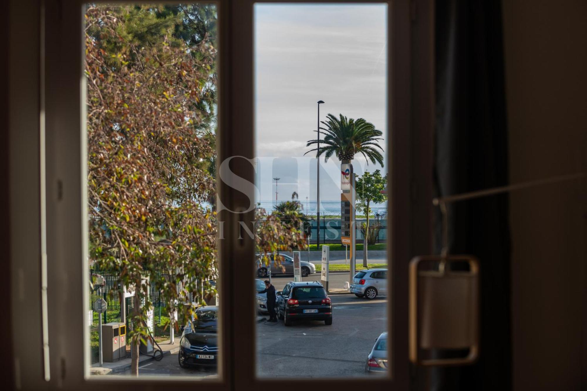 Cassin - Next To Tramway Line 2 Near Airport *
