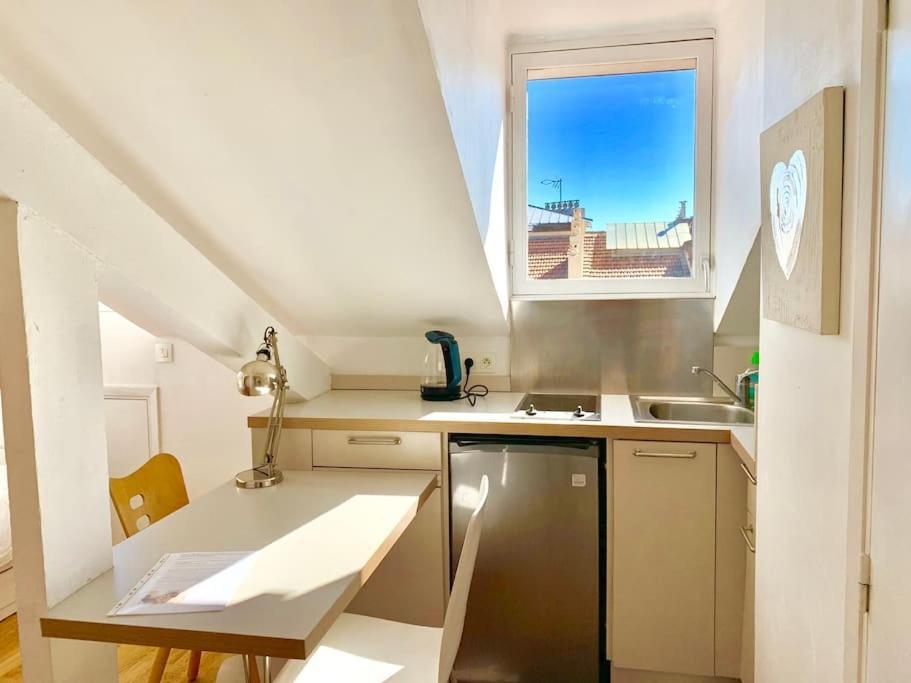 Renovated Chic Location Apartment