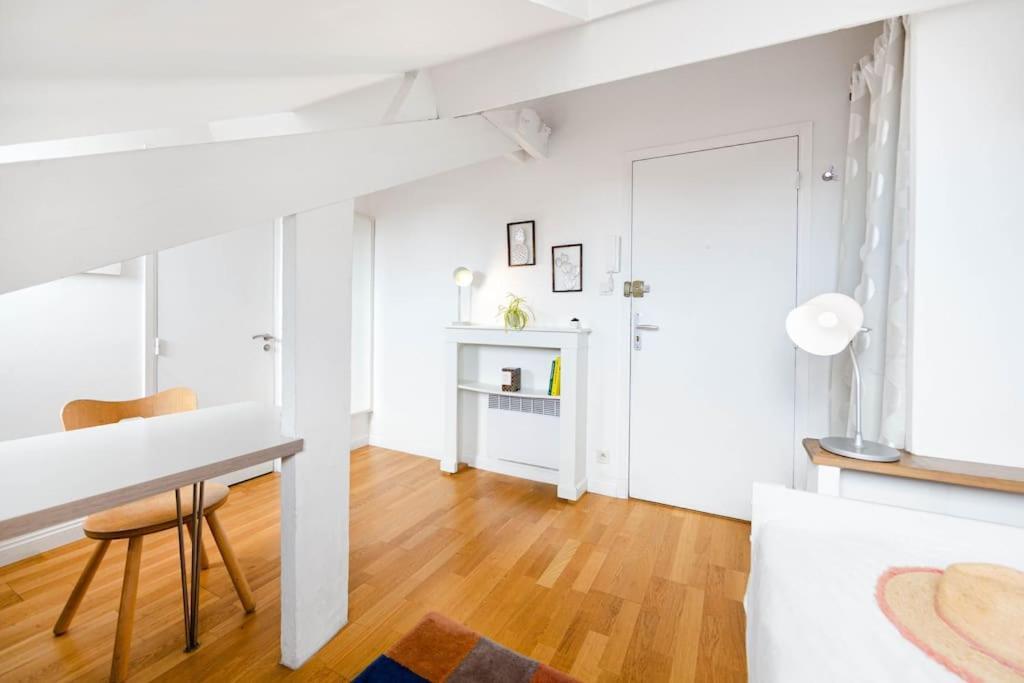 Apartment Renovated Chic Location *