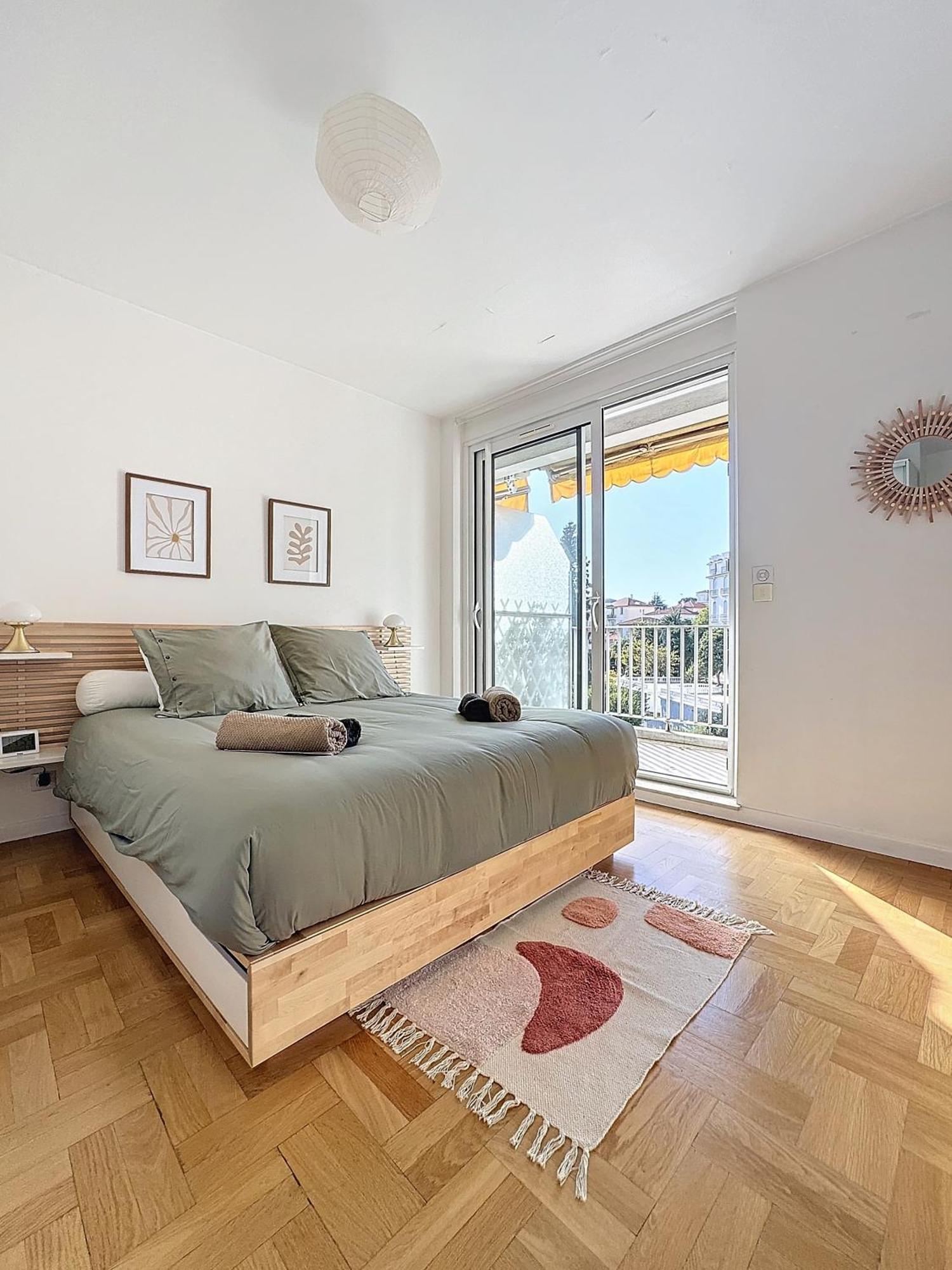 Magnifique Dernier Etage A 300m De La Promenade! *