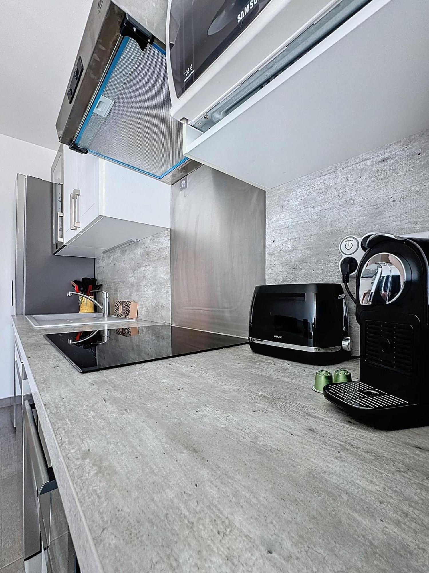 Magnifique Dernier Etage A 300m De La Promenade! *