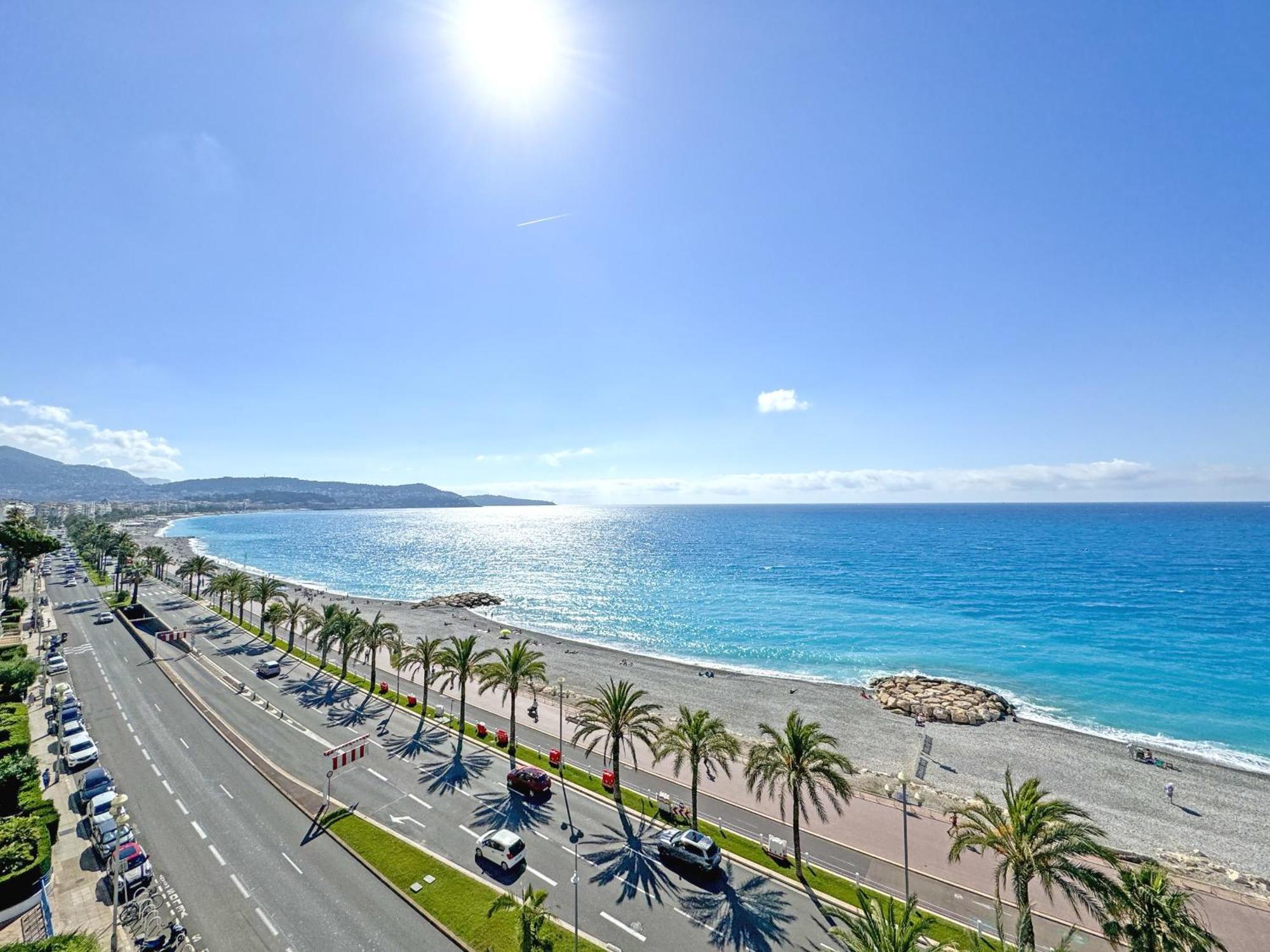 Breathtaking Rooftop Experience On Promenade